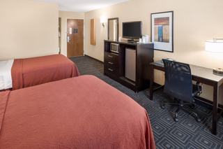 Hotel Quality Inn & Suites Airport
