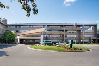 Hotel Quality Inn & Suites Airport