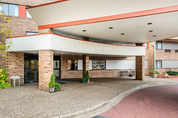 Hotel Quality Inn & Suites Airport