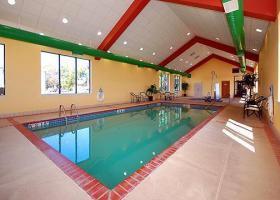 Hotel Quality Inn & Suites Airport