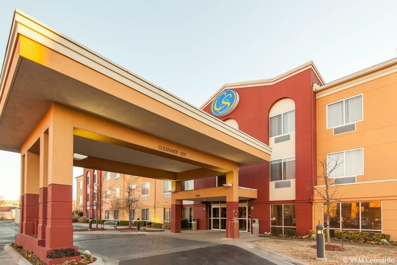 Hotel Comfort Suites Central/i-44