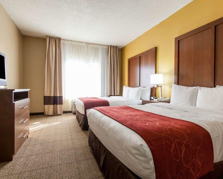 Hotel Comfort Suites Central/i-44