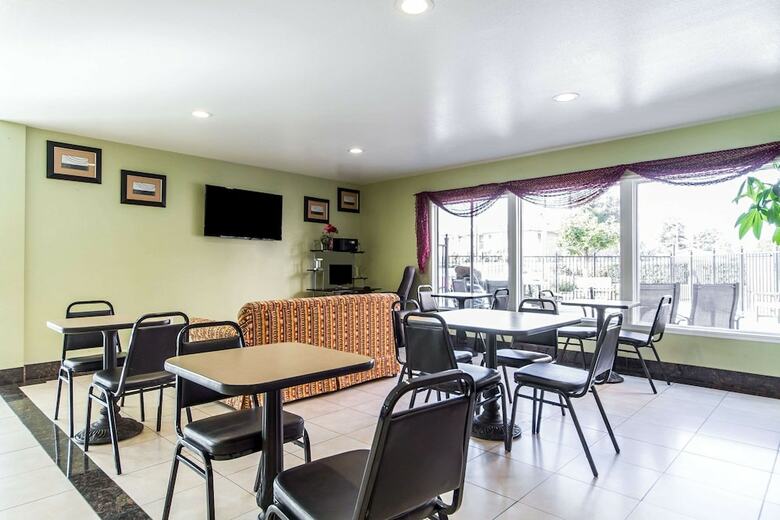 Hotel Mainstay Suites