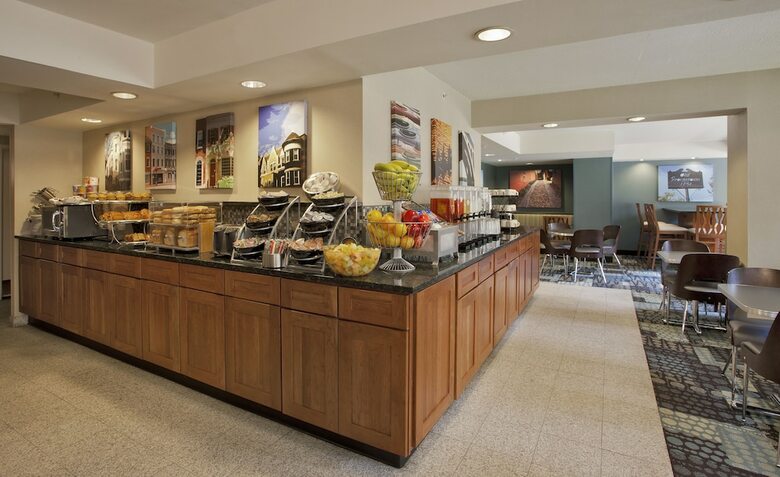 Hotel Georgetown Suites