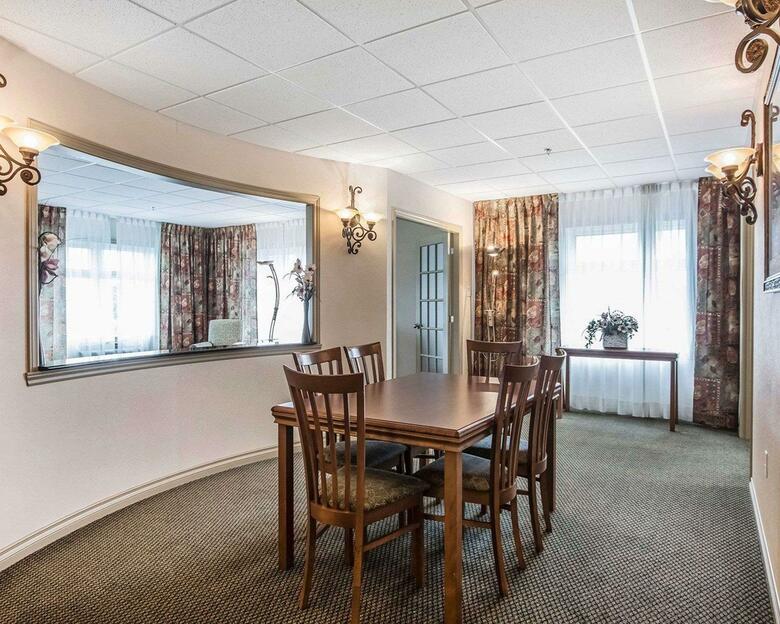 Hotel Quality Suites Drummondville