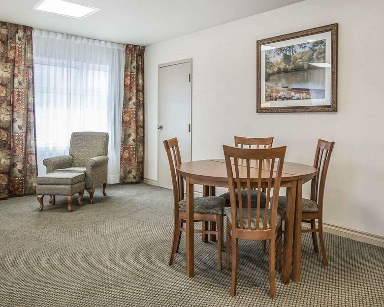 Hotel Quality Suites Drummondville