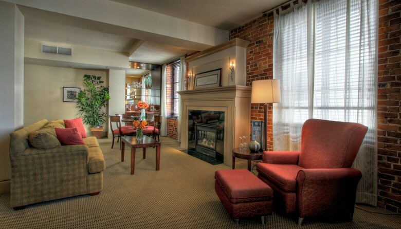 Nelligan Hotel