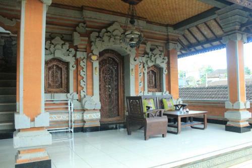 Hostal Sunarta House Homestay