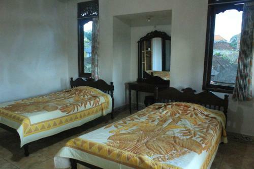 Hostal Sunarta House Homestay