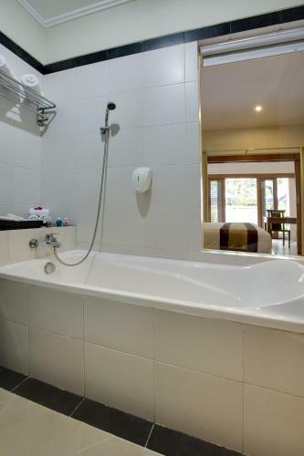 Hotel Baleka Resort & Spa