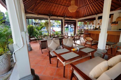 Hotel Adi Dharma Cottages