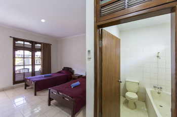 Hotel Surya Tropical Kuta
