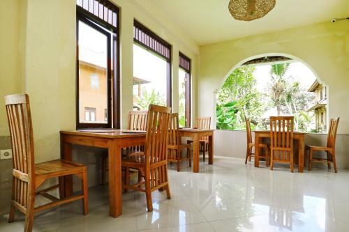 Hostal Ubud City Hotel