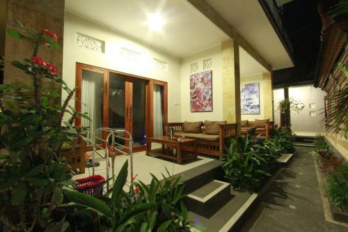 Hostal Suryadina Guest House