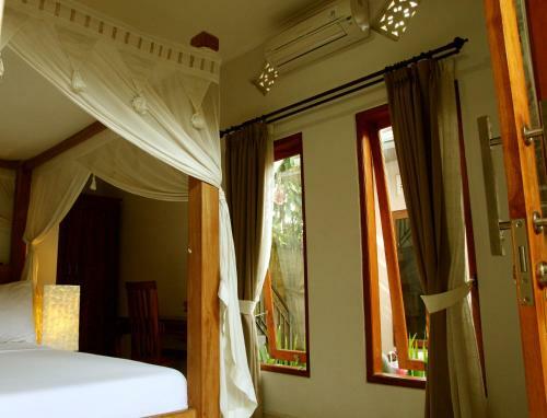 Hostal Suryadina Guest House