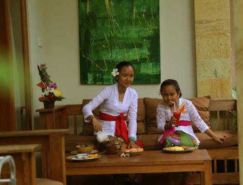 Hostal Suryadina Guest House