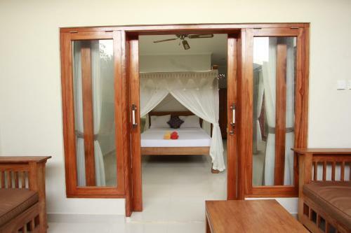 Hostal Suryadina Guest House