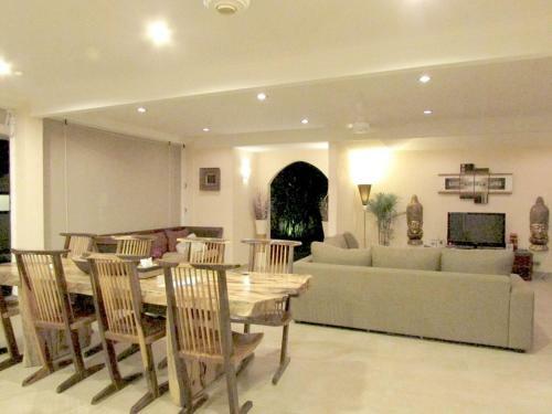 Aisha Family Villa