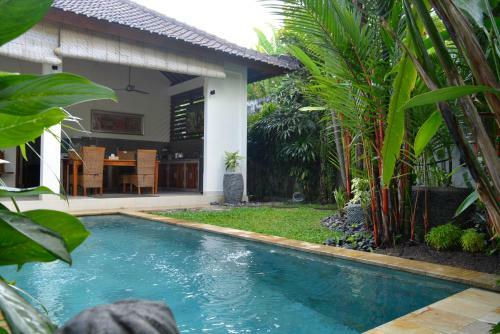 Villa Palm Kuning
