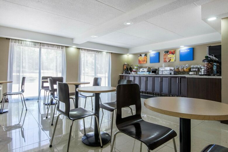Hotel Comfort Inn Airport