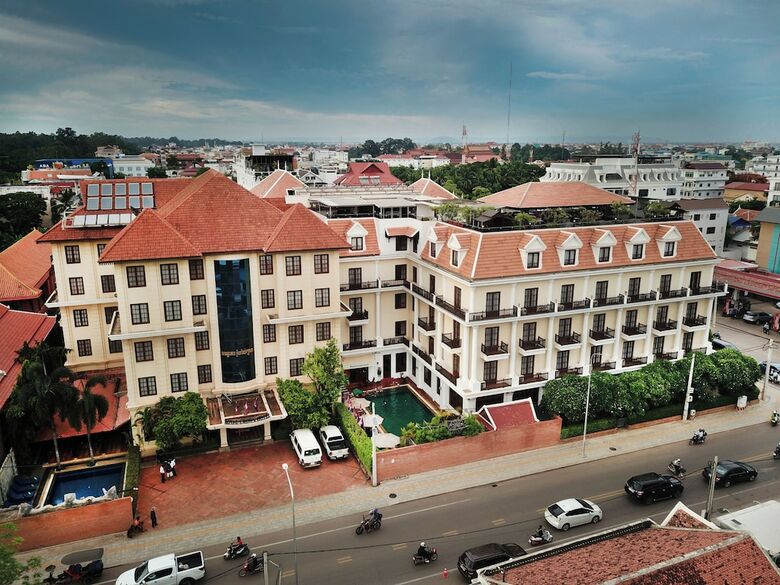 Royal Crown Hotel