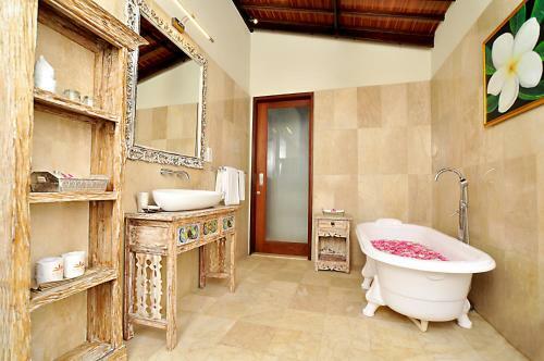 Bed & Breakfast Puri Mas Spa Resort