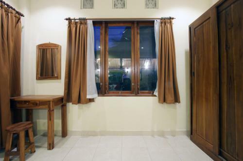 Hostal Pondok Loris Guest House