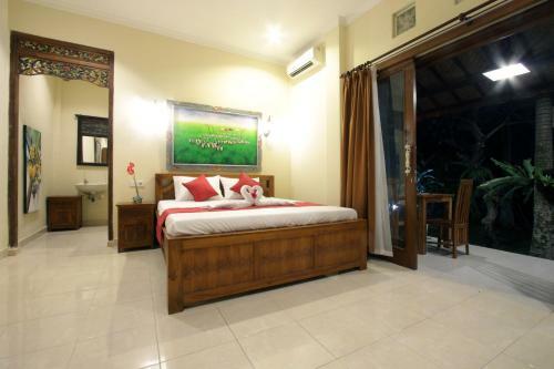 Hostal Pondok Loris Guest House