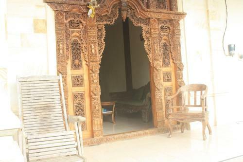 Hostal Pondok Loris Guest House