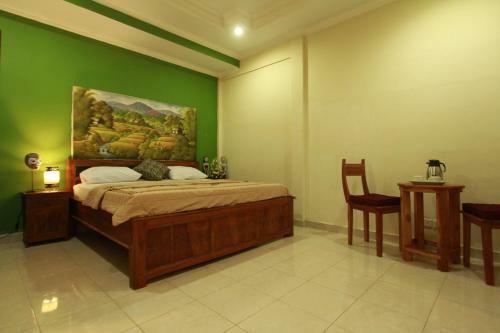 Hostal Pondok Loris Guest House
