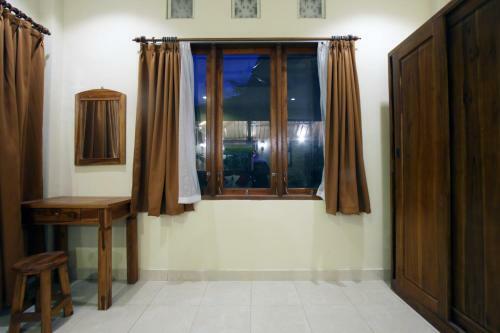 Hostal Pondok Loris Guest House