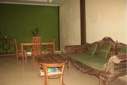 Hostal Pondok Loris Guest House