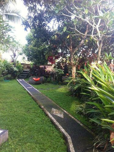 Hostal Pondok Loris Guest House