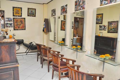 Bed & Breakfast Astiti Guest House Salon And Spa