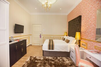 Deluxcious Heritage Hotel