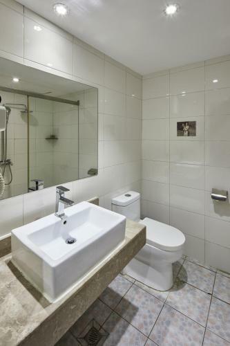 Yingshang Jinyi Hotel - Dade Road Branch