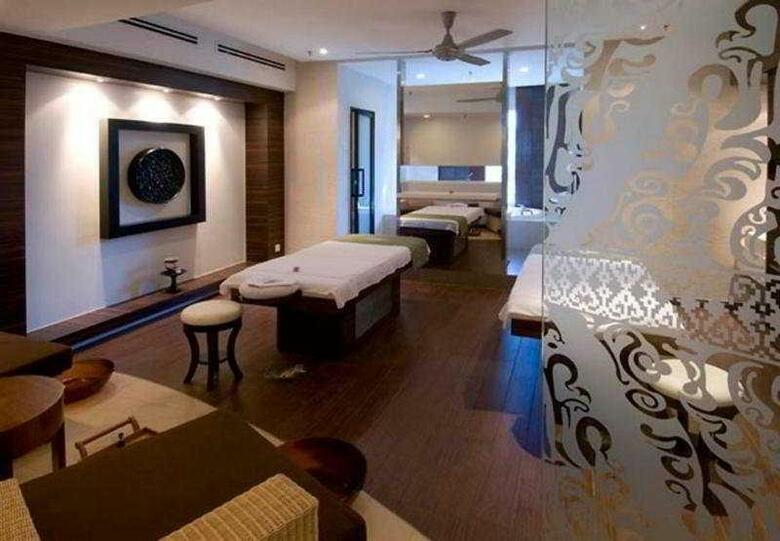 Hotel Renaissance Kuala Lumpur