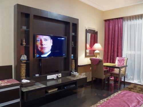 Maytower Apartment
