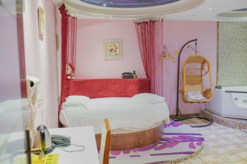 Hotel Theme Was Love Jiangwan Branch