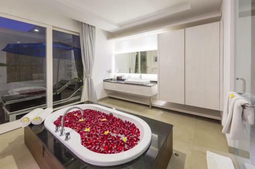 Crown Astana Villas Seminyak