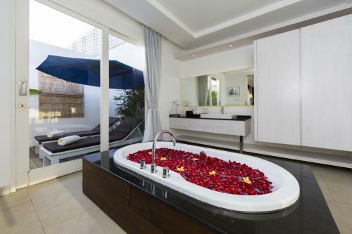 Crown Astana Villas Seminyak