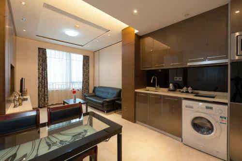 Guangzhou Yicheng Poly Central Pivot Apartment