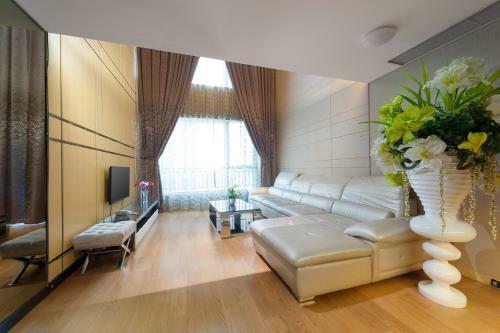 Guangzhou Yicheng Poly Central Pivot Apartment