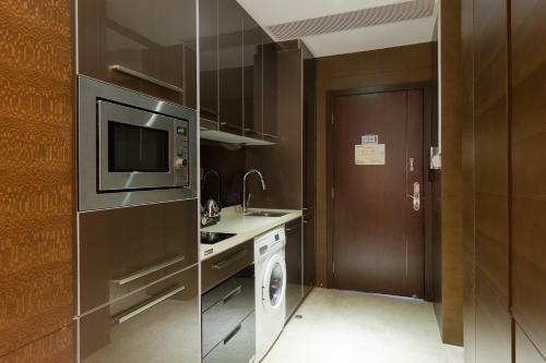 Guangzhou Yicheng Poly Central Pivot Apartment