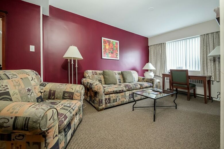 Hotel The Rosellen Suites At Stanley Park (.)