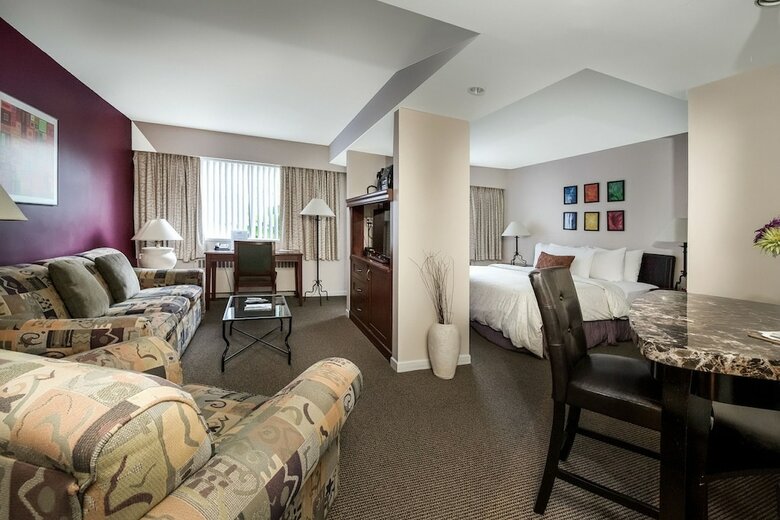 Hotel The Rosellen Suites At Stanley Park (.)