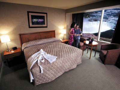 Oakes Hotel Overlooking The Falls