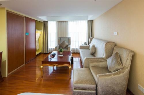 Waifiden Grand Easter International Apartment