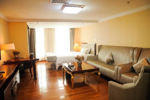 Waifiden Grand Easter International Apartment