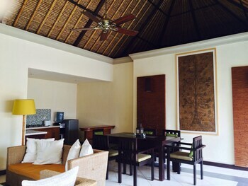 D'alang Alang Villas